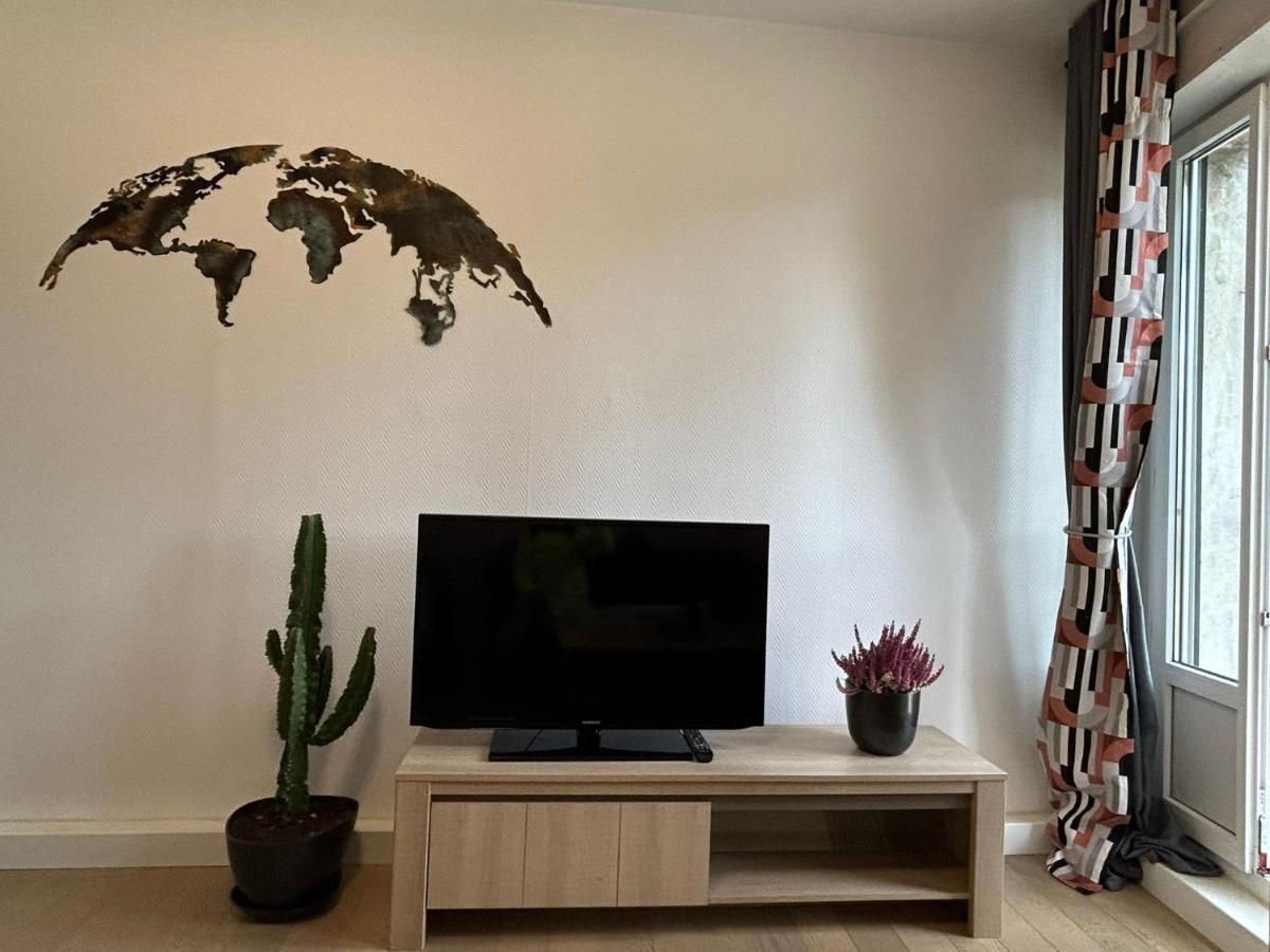 Appartement Jolie Vue Wifi Besancon Bagian luar foto