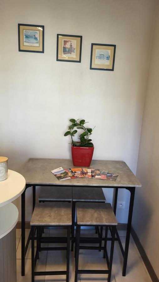 Appartement Jolie Vue Wifi Besancon Bagian luar foto